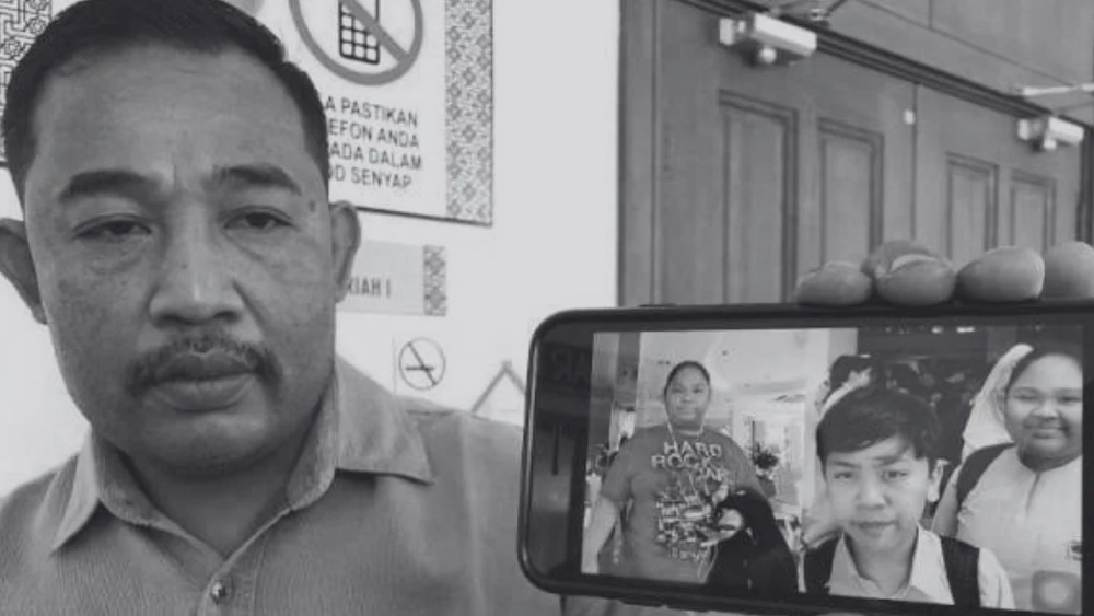 Image from: Cik B terkilan tak selalu hubungi arwah bapa – “Last jumpa waktu kecil”