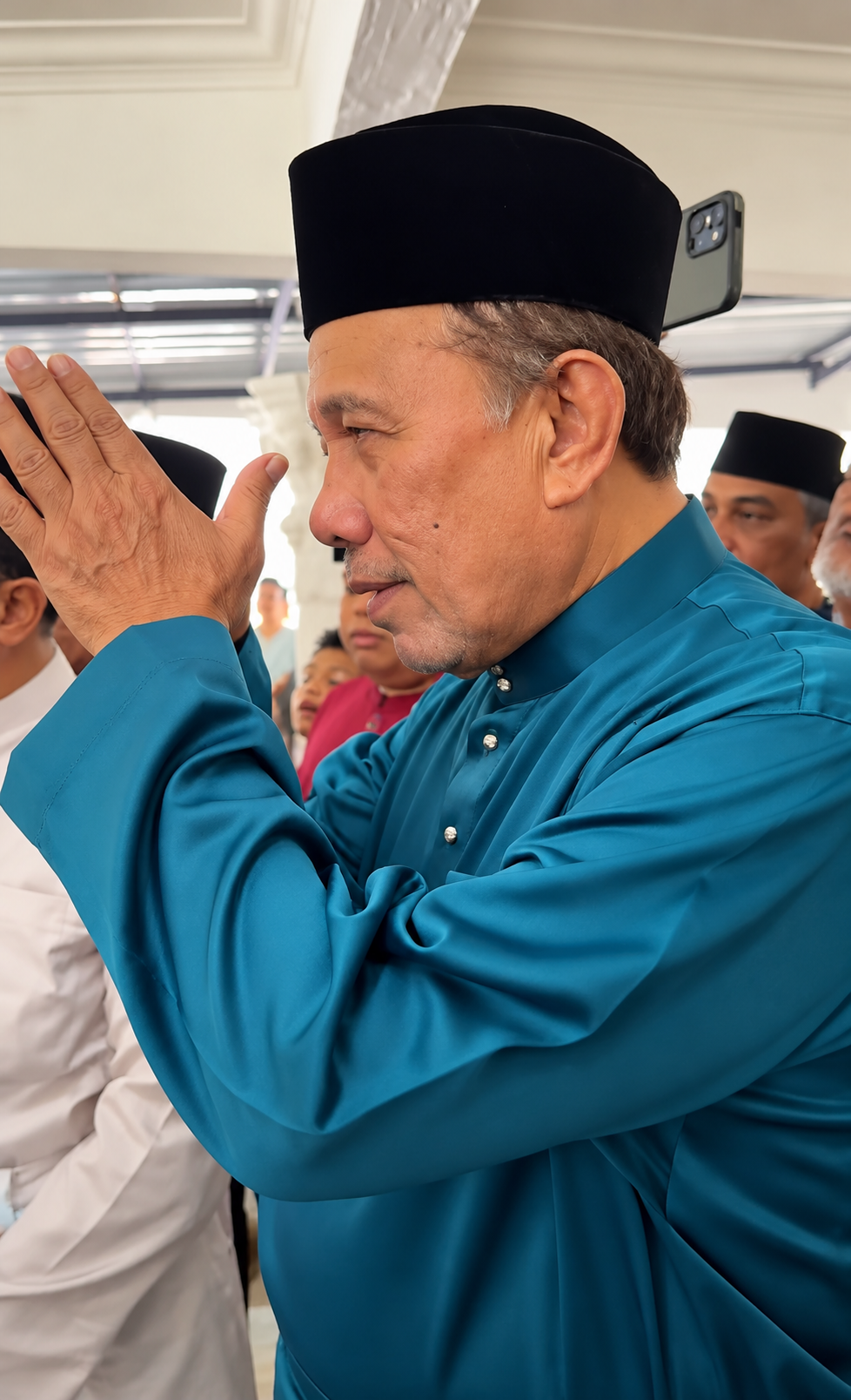 Image from: Sujud latih manusia kawal nafsu! Hayati makna, jauhi sifat sombong, kebencian dan kezaliman – Ismail Lasim
