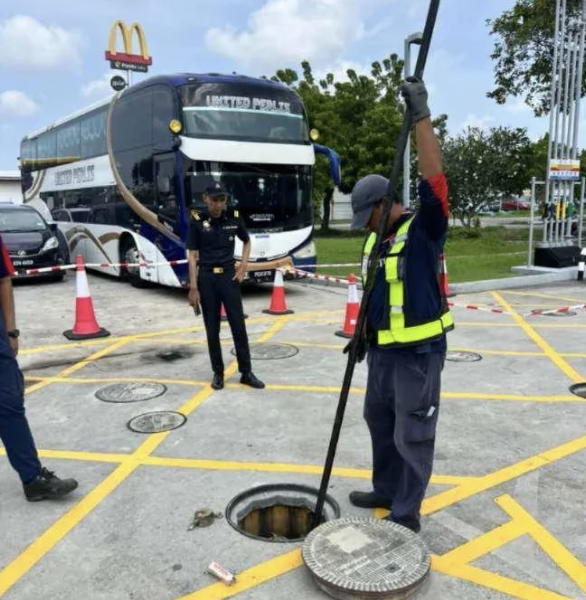 Image from: Petrol campur air? Stesen minyak perlu tanggung kerugian pengguna jika terbukti