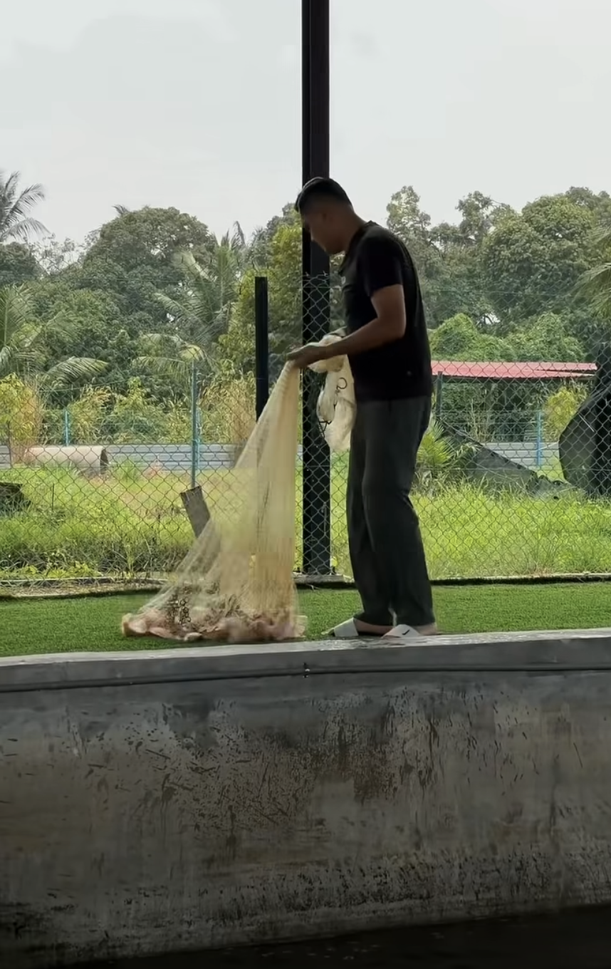 Image from: Perlekeh orang jual ikan, sekurangnya saya guna duit sendiri, bukan duit rakyat– Akmal Saleh