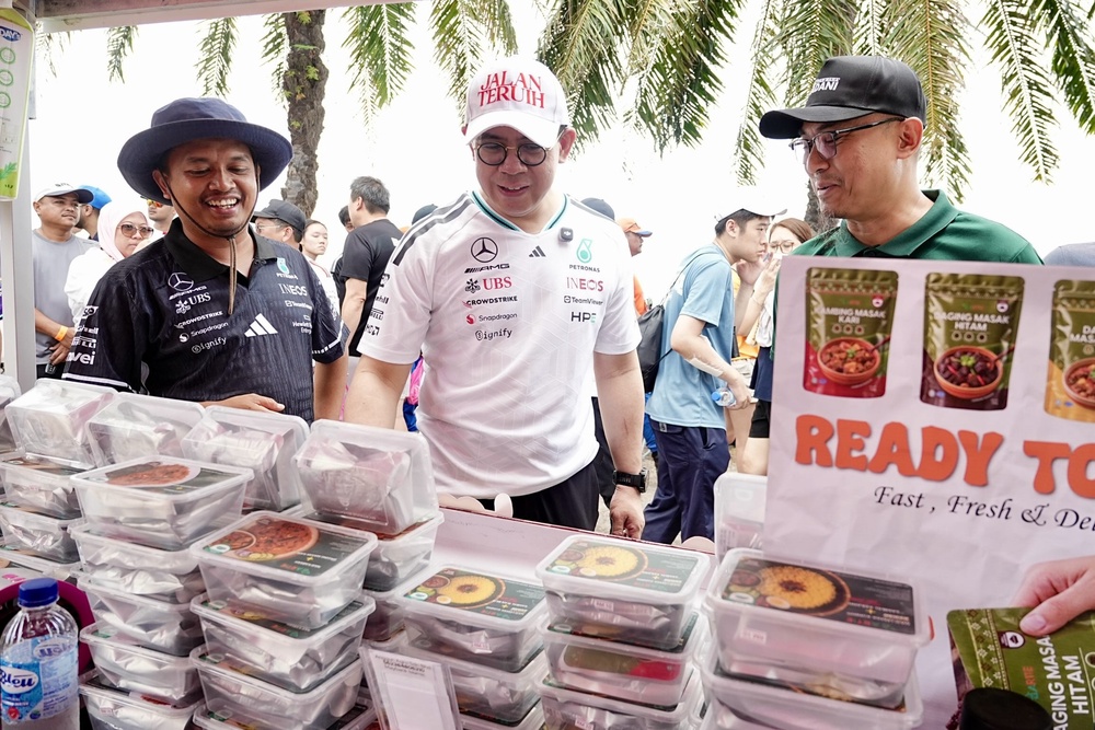 Image from: Tak nak untung ke bagi tapak percuma di SIC? KUSKOP jawab – “Usahawan kaya, KUSKOP bahagia”