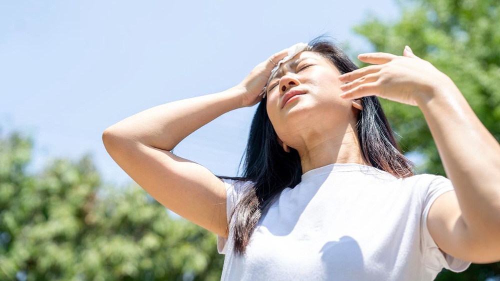 Why do some people sweat a lot? Does sweating help you detox? Why does it feel sticky after it's