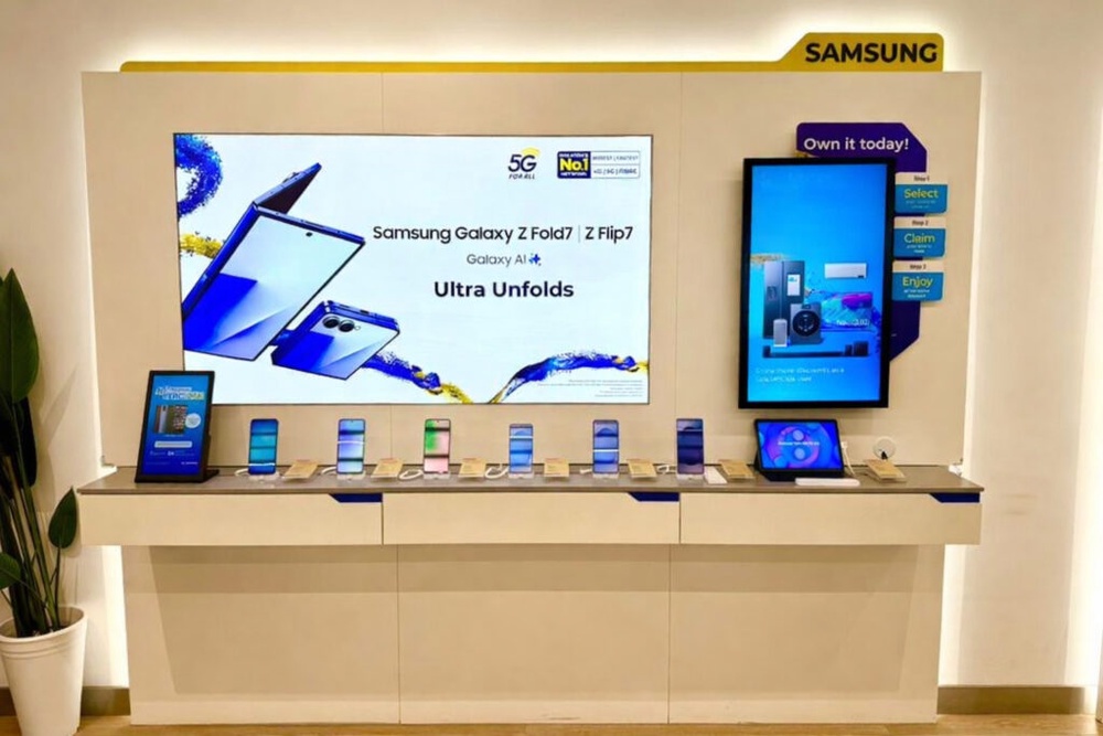 Image from: CelcomDigi Launches Endless Aisle in Stores