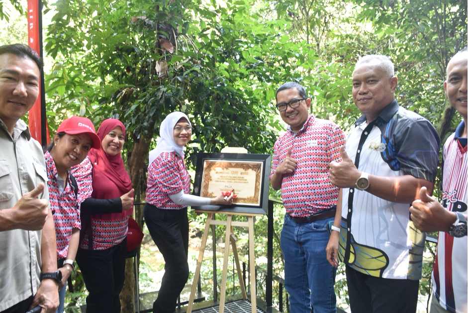 Image from: UPSI and CIMB Islamic Expand Edu-Forest Conservation
