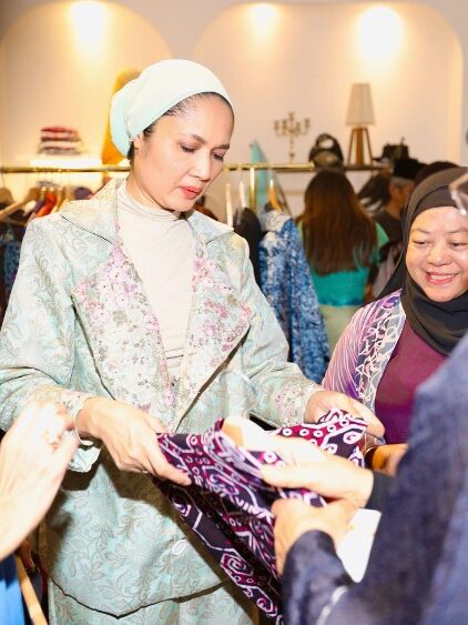 Image from: Malaysian Batik Fashion Finds New Space at The Curve