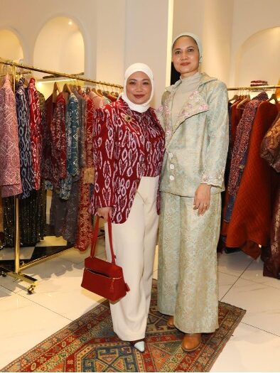 Image from: Malaysian Batik Fashion Finds New Space at The Curve