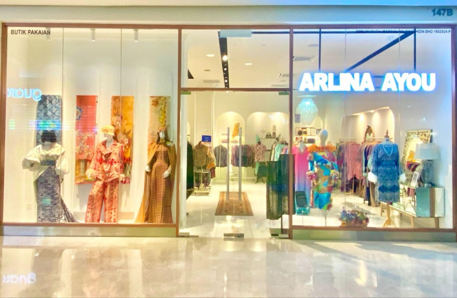 Image from: Malaysian Batik Fashion Finds New Space at The Curve