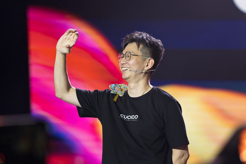 CUCKOO Malaysia CEO Hoe Kian Choon delivering his keynote at CUCKOOTOPIA
