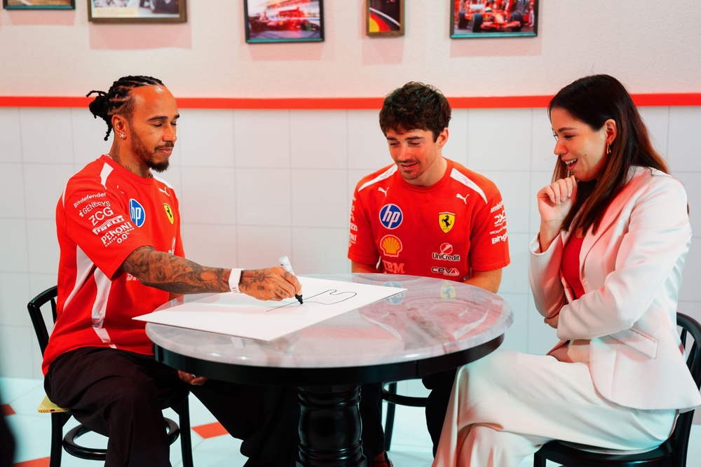 Lewis Hamilton drawing the Sepang track with Charles Leclerc
