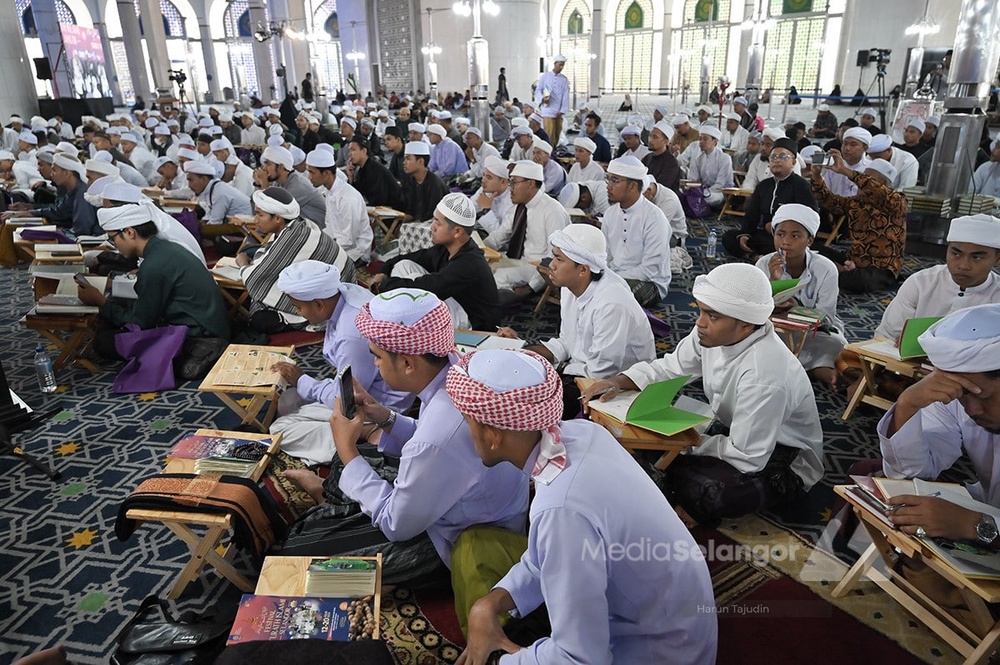 Image from: Kitab turath akar keilmuan Islam