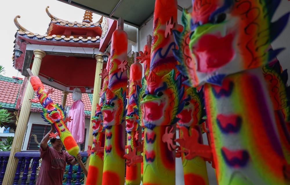 Annual float parade to mark Wesak Day in Perlis