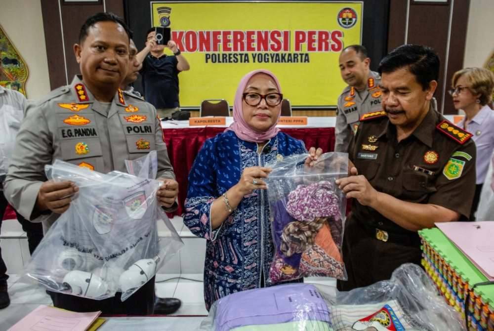 Image from: Thirteen arrested after CCTV footage shows toddlers bound and crammed into tiny room at Indonesia daycare