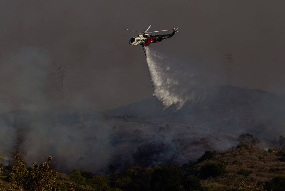 Image from: Brush fire near Los Angeles forces thousands to evacuate