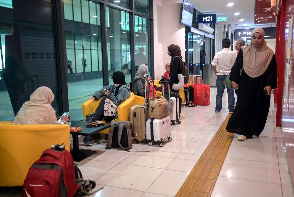 Image from: Public transport terminals see surge in festive travellers