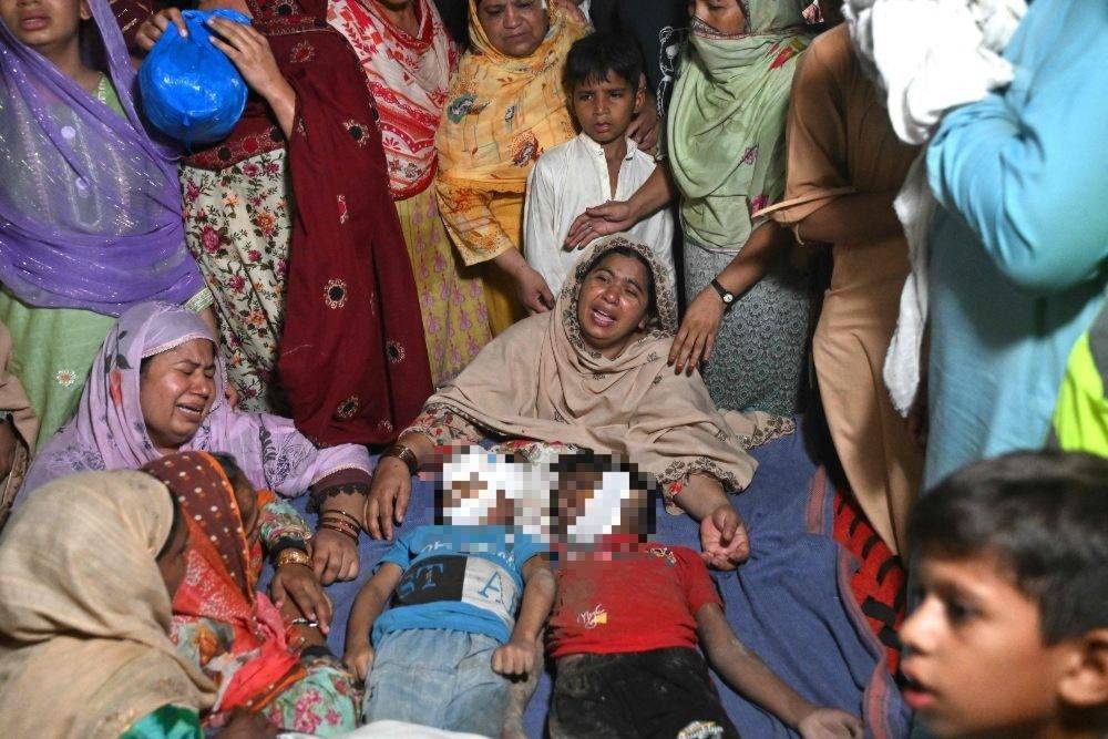 Image from: 14 students killed, five injured as tuition academy roof collapses