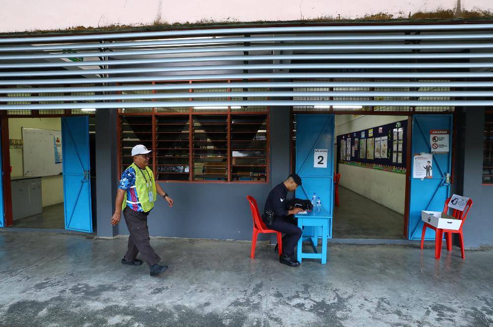 Image from: Polling centres across Johor open at 8am