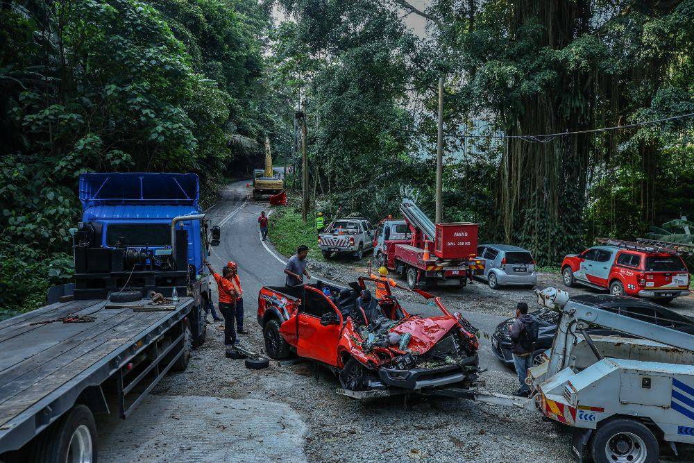 Image from: Zahid, Umno leaders extend condolences over Maran Umno Youth chief's death in Bentong tree tragedy