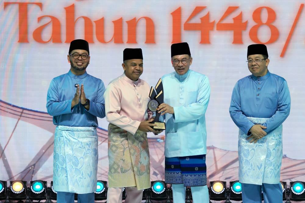 Image from: Weststar founder Syed Azman, Ayob Khan among Maulidur Rasul award recipients