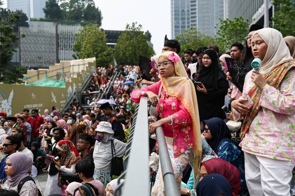 Image from: Keretapi Sarong 2026 brings Malaysians together in traditional attire