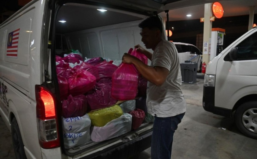 Image from: Nightly trips bring Kelantan delicacies to Klang Valley, other states