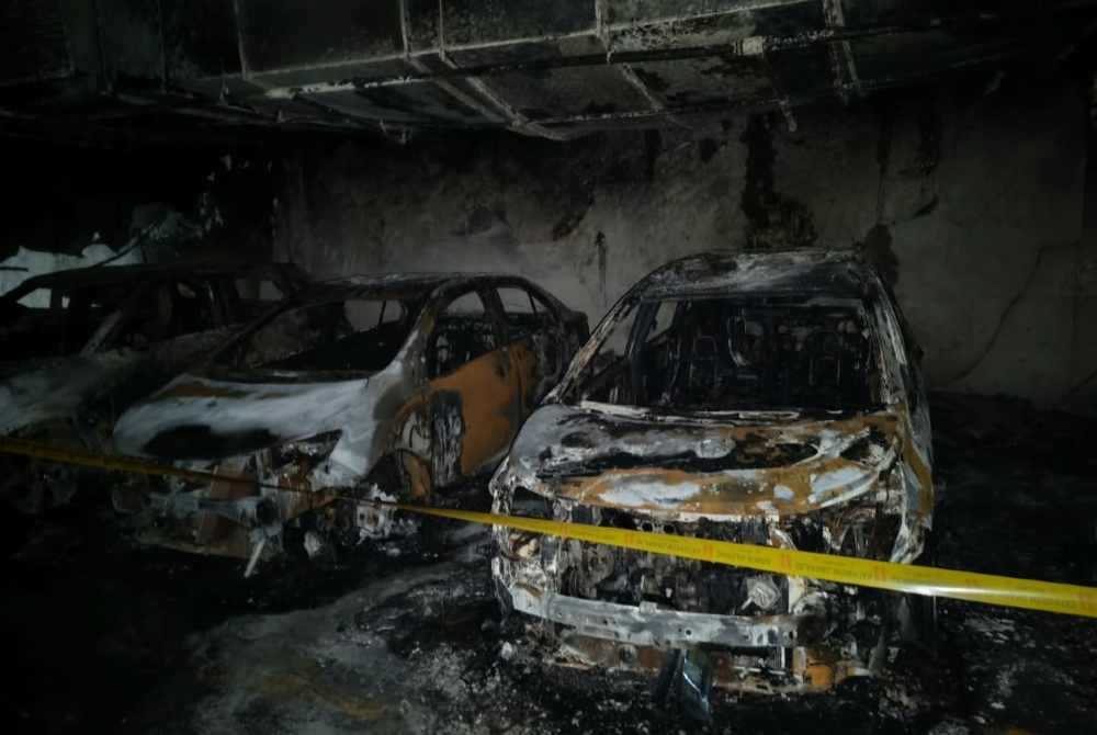 Image from: 10 cars damaged in fire at JB City Square car park