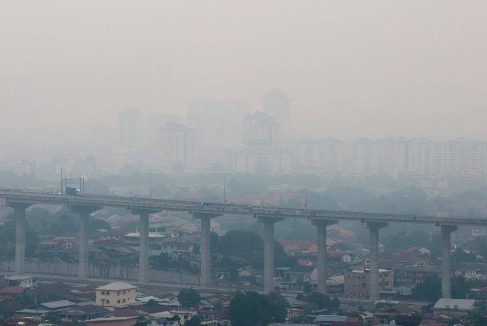 Image from: Haze worsens today as 38 areas record unhealthy API readings as of 4pm