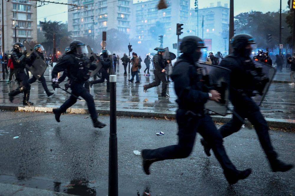 Image from: Clashes break out in Paris, other cities amid fresh protests