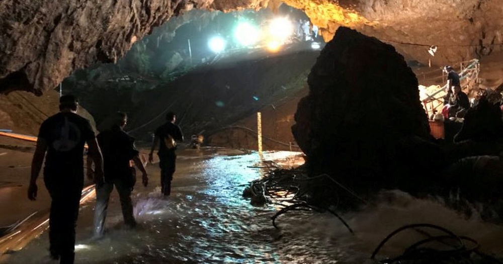 Image from: Seorang Daripada 7 Mangsa Terperangkap Dalam Gua Di Laos Berjaya Dibawa Keluar