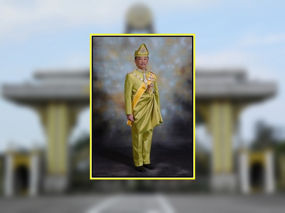 Image from: Sultan Pahang Titah Semua Masjid Di Pahang Adakan Solat Hajat, Doakan Jerebu Sarawak Pulih