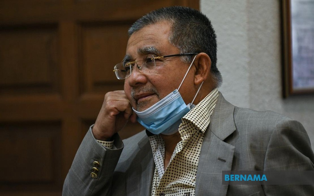 Image from: Agong Perkenan Tarik Balik Gelaran Tan Sri Yang Dikurnia Kepada Isa Samad