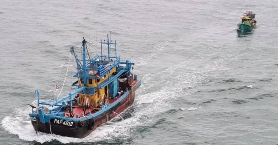 Image from: Empat Pemancing Ditemui Selamat, Tiga Lagi Masih Dicari