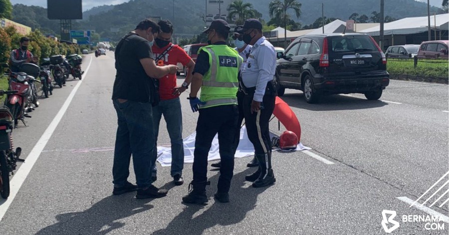 Image from: Seorang Anggota JPJ Maut, Tiga Cedera Dalam Kemalangan Tiga Kenderaan Di Lebuhraya PLUS