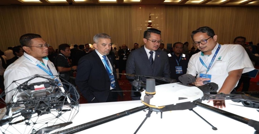 Image from: Keputusan UMNO, BN Pertahan Mandat Negeri Bukan Pengkhianatan Kepada Kerajaan Persekutuan