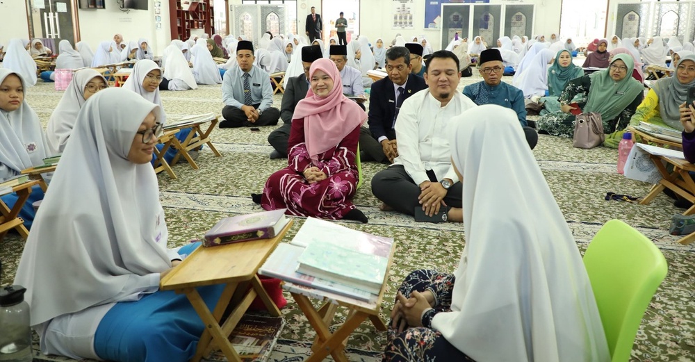 Image from: Jerebu: Kesihatan, Pendidikan Dan Kesejahteraan Mental Murid Jadi Perhatian Raja Permaisuri Agong