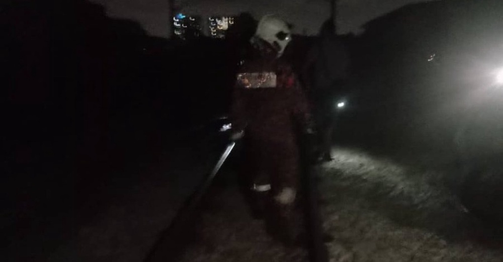 Image from: Tingkap Tren Komuter Utara Pecah Akibat Vandalisme - KTMB