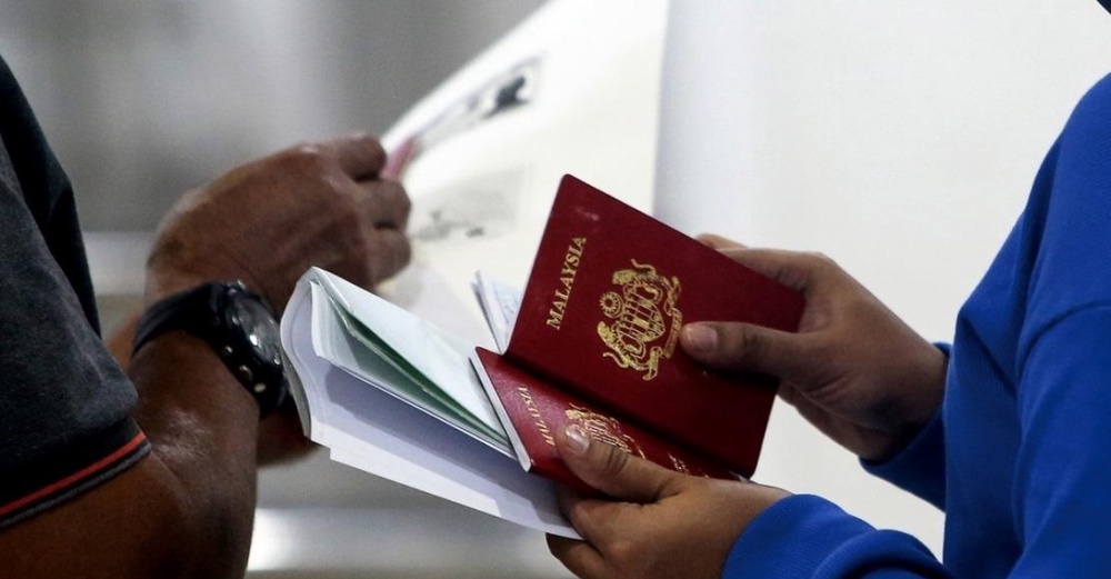 Image from: PM Dijadual Lancar Pasport Baharu Dengan 94 Ciri Keselamatan Esok