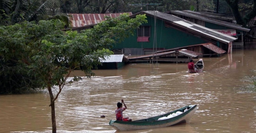Image from: Bomba Bantu Pindah 48 Mangsa Terjejas Banjir Kilat Di Tawau