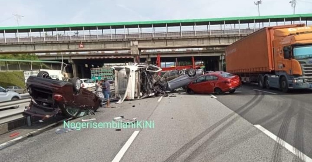 Lori Bawa Kereta Kemalangan, Lebuhraya PLUS Seremban-Port Dickson Sesak