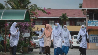 Image from: Darjah Satu Enam Tahun Libatkan Sekolah Bawah JAIS Pada 2027 - Amirudin