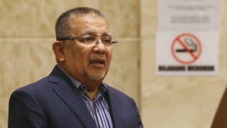 Image from: Agong Perkenan Tarik Balik Gelaran Tan Sri Yang Dikurnia Kepada Isa Samad