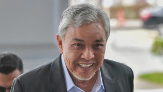 Image from: Kes Yayasan Akalbudi: Permohonan Ahmad Zahid, AG Untuk Kebenaran Merayu Didengar 8 Okt