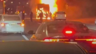 Image from: 17 Penumpang Selamat, Bas Ekspres Terbakar Selepas Kemalangan Di Lebuhraya PLUS