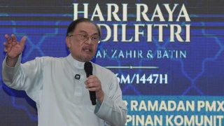 Image from: Bekalan Minyak Negara Masih Mencukupi, RON95 Bersubsidi Kekal RM1.99 Seliter - PM Anwar