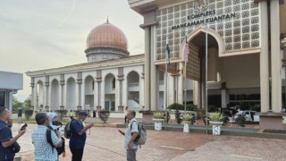 Image from: Polis Tahan Lelaki Muat Naik Hantaran Hina Islam Di Facebook