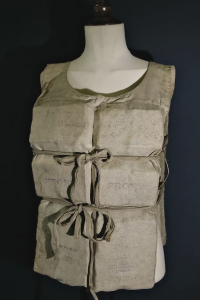 Image from: Jaket Keselamatan Digunakan Mangsa Terselamat Titanic Dilelong 670,000 Pound