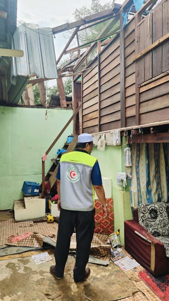 Image from: Hampir 150 Rumah Rosak Akibat Ribut, Mangsa Terima Bantuan Segera