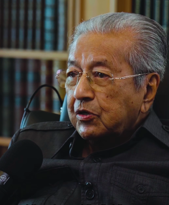 Image from: "Amat Sakit," Tun Mahathir Kongsi Cerita Sebenar Ketika Terjatuh Januari Lalu
