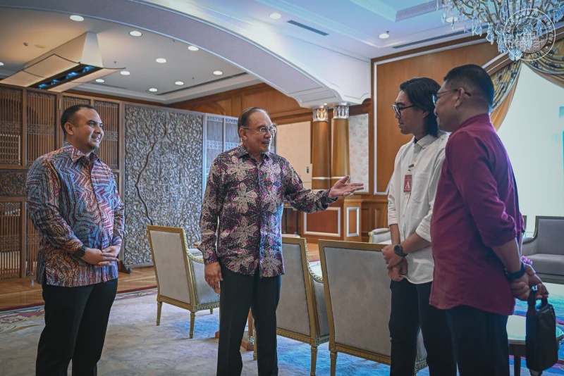 Image from: Usaha Bawa Pulang Kru Kapal Terkandas Di UAE Dipergiat - PM