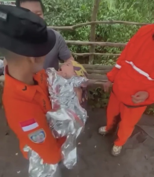 Image from: Bayi Diserang Hipotermia Selepas Dibawa Mendaki Gunung, KPAI Gesa Laksana Had Umur