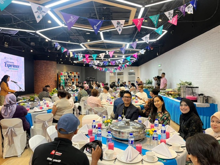 Image from: Petrosains Anjur Sesi Bersama Urus Media, Menampilkan Sains Imersif & SkyXperience